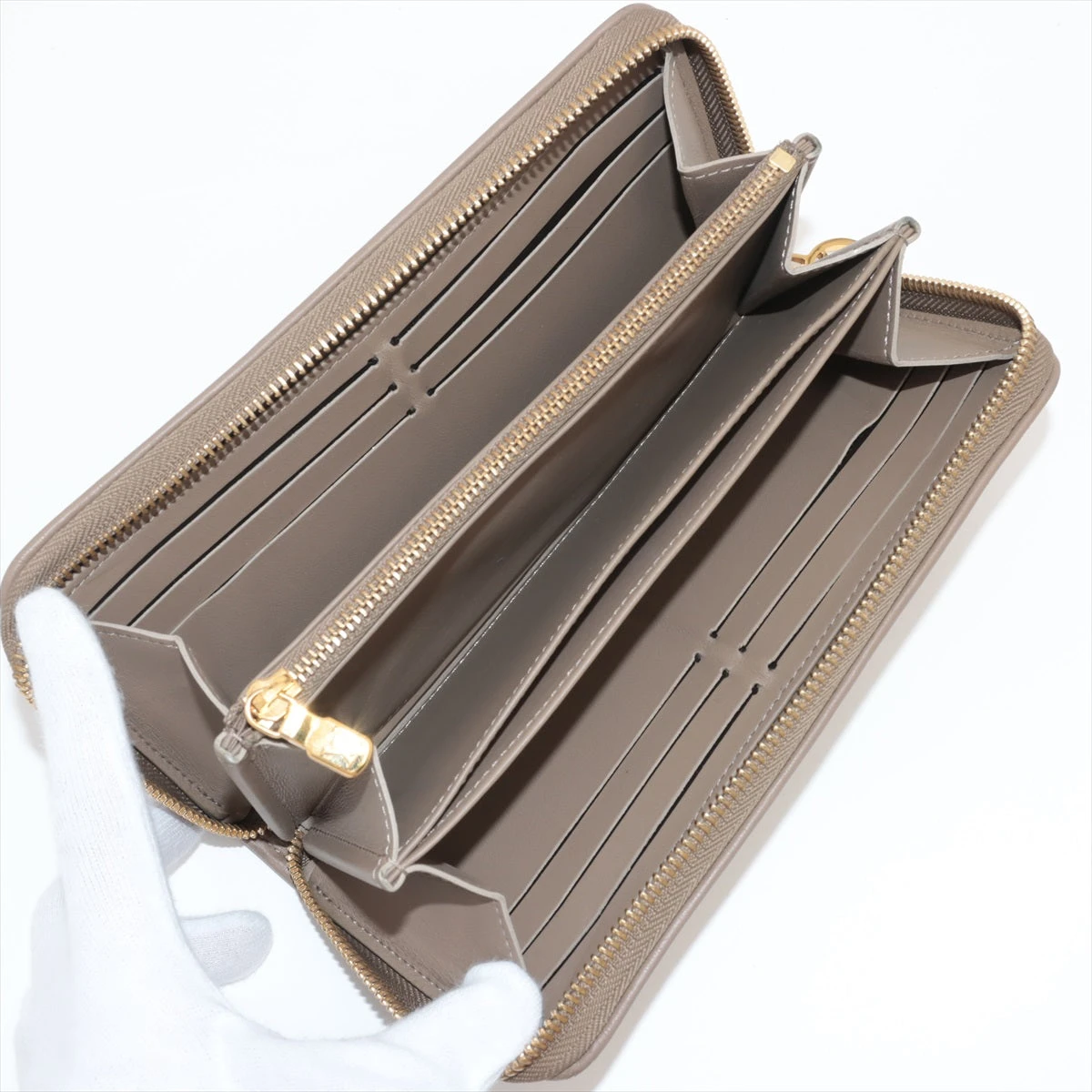 ヴィトン モノグラム エンボス ジッピーウォレット M81511 RFID反応  