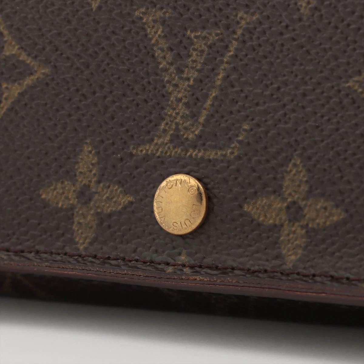 鑑定済み✨ルイヴィトン ポルトモネジップ 財布 モノグラム グラセ コンパクト モノグラム ポルトモネ・ジップ 詳細情報とお値段【ルイ