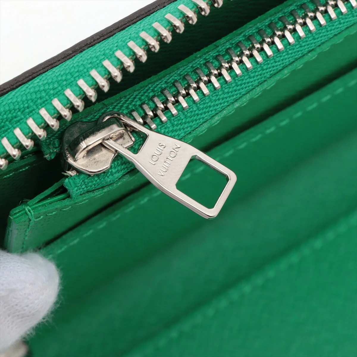 良品 ルイヴィトン タイガ ジッピーウォレット ヴェルティカル ラウンドジップ 楽天市場】【財布】LOUIS VUITTON ルイ ヴィトン タイガ