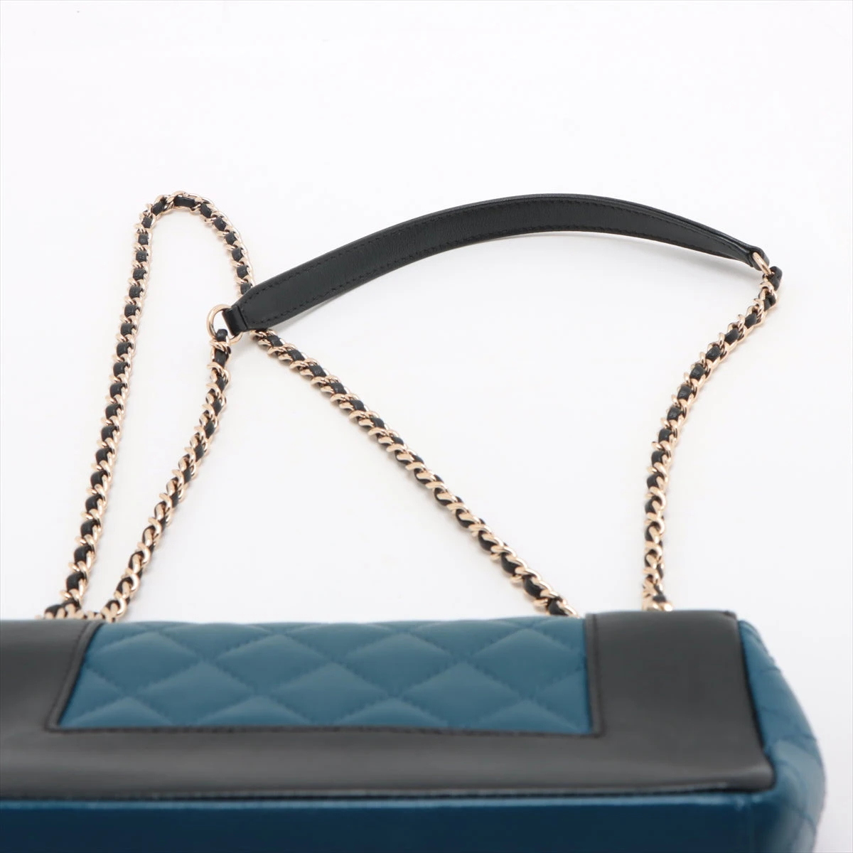 シャネル　マトラッセ　正規品　CHANEL シャネル マトラッセ レザー チェーンショルダーバッグ ブラック