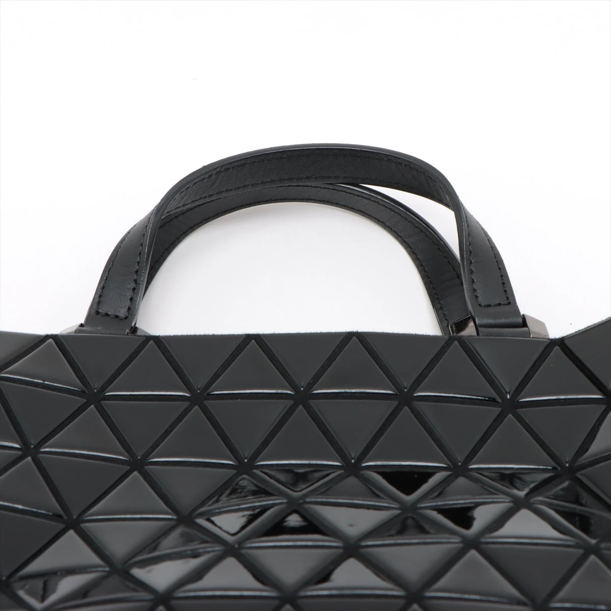 イッセイミヤケ バオバオ PVC ショルダーバッグ ブラック A3116079