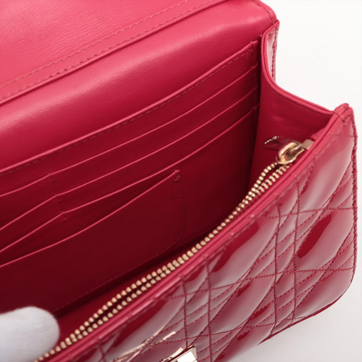 スタッズ付き紫のパテントレザークラッチバッグ CHANEL/シャネル】 クラッチバッグ パテントレザー/クロコ型押し