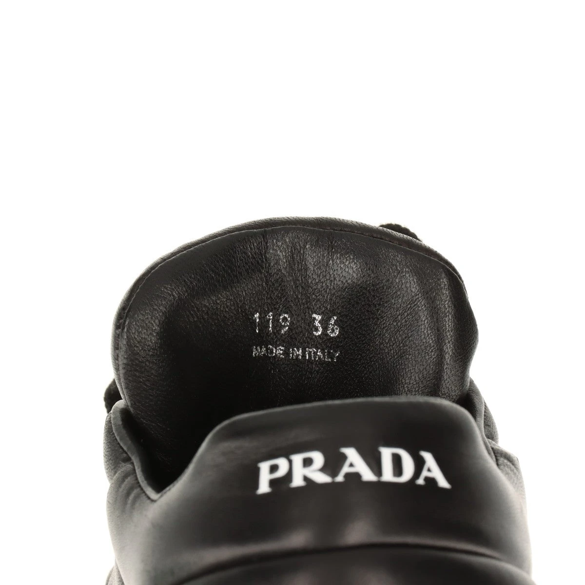 格安☆未使用品♪プラダ 人気のロゴ ラグジュアリーシューズ サイズ約24cm☆国内正規品☆画像の保存箱付属♪ プラダ レザー スニーカー 36 1⁄2 レディース ホワイト 1E947M