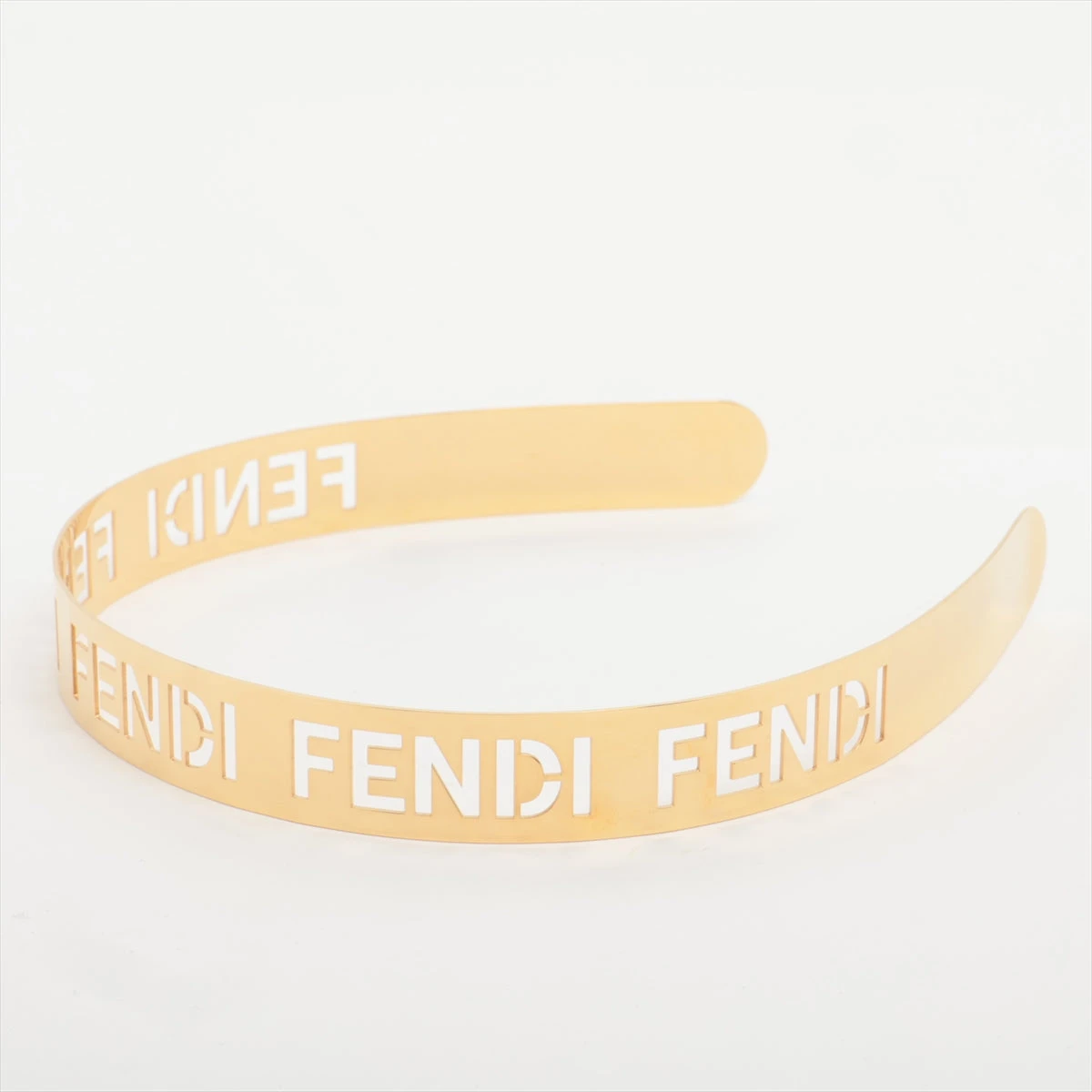 【大人気❣️可愛いFENDIのバレッタ❣️】シルク素材100% ✨今日だけ✨ 新作ウエア 大人気❣️可愛いFENDIのバレッタ❣️】シルク素材