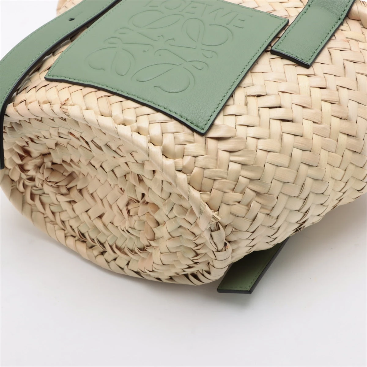 【LOEWE】ラフィア×レザー アナグラム刺繍（グリーン） ロエベ アナグラム バスケットスモール ラフィア×レザー カゴ