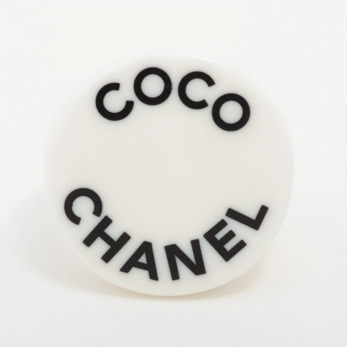 CHANEL COCOロゴリング ホワイト Chanel Coco Logo Ring With Rhinestones Silver 00A B Pavement