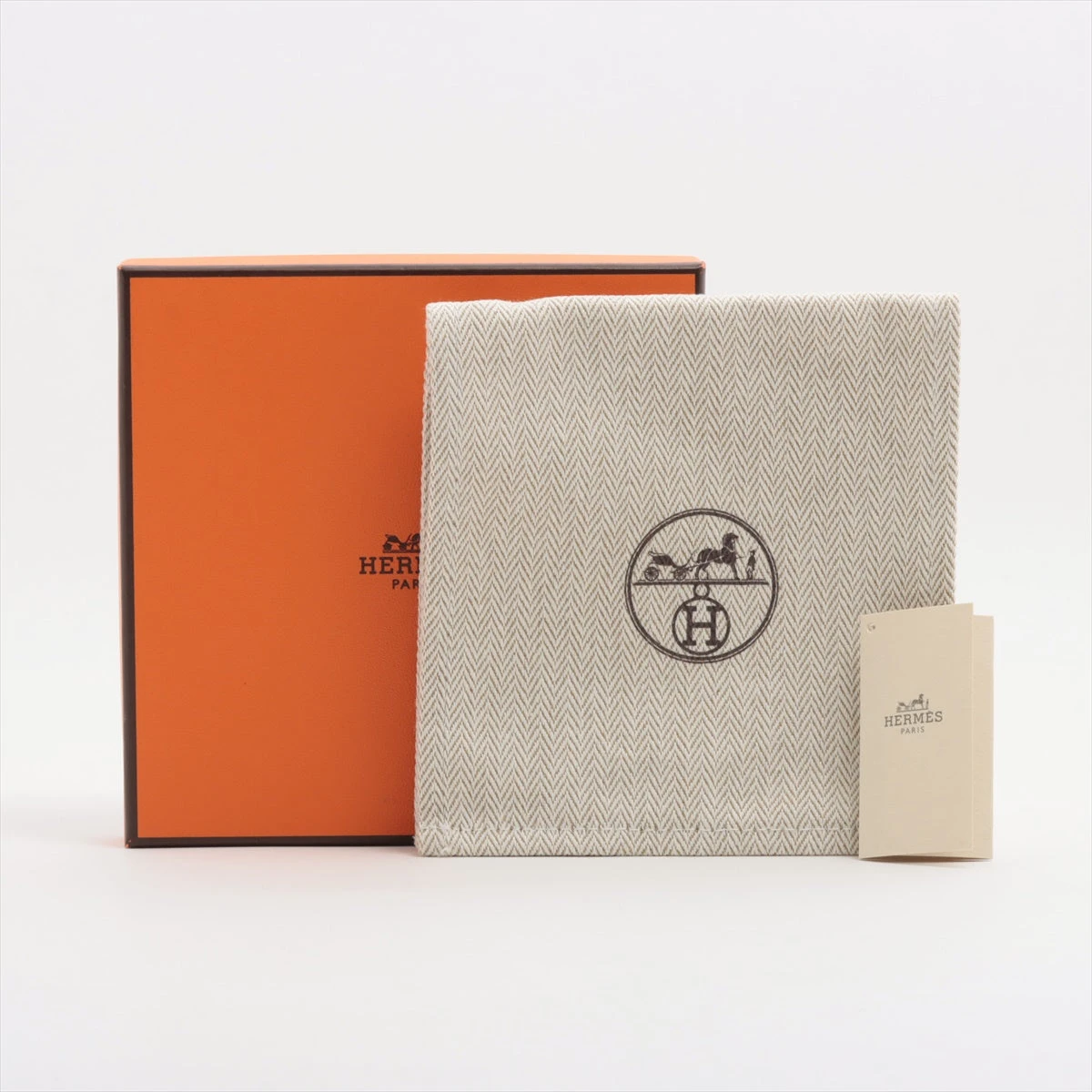 HERMES エルメス ペンダント ホワイト ループ メタル レザー HERMES （新品・未使用品）エルメス コルH ホルンモチーフ