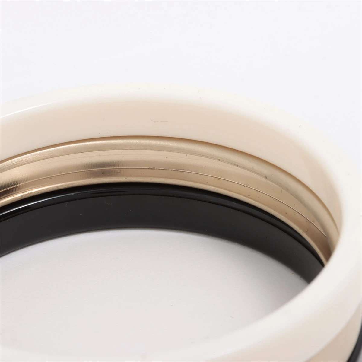 CHANEL ホワイト バングル 2025年最新】CHANEL アクセサリー材質：プラスチック・アクリル