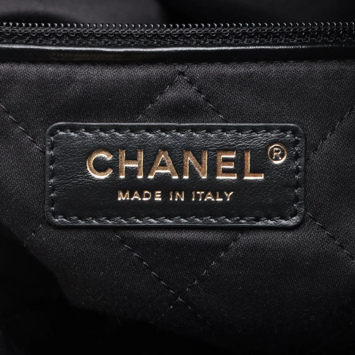 シャネル シャネル22 ラージ レザー チェーンショルダーバッグ