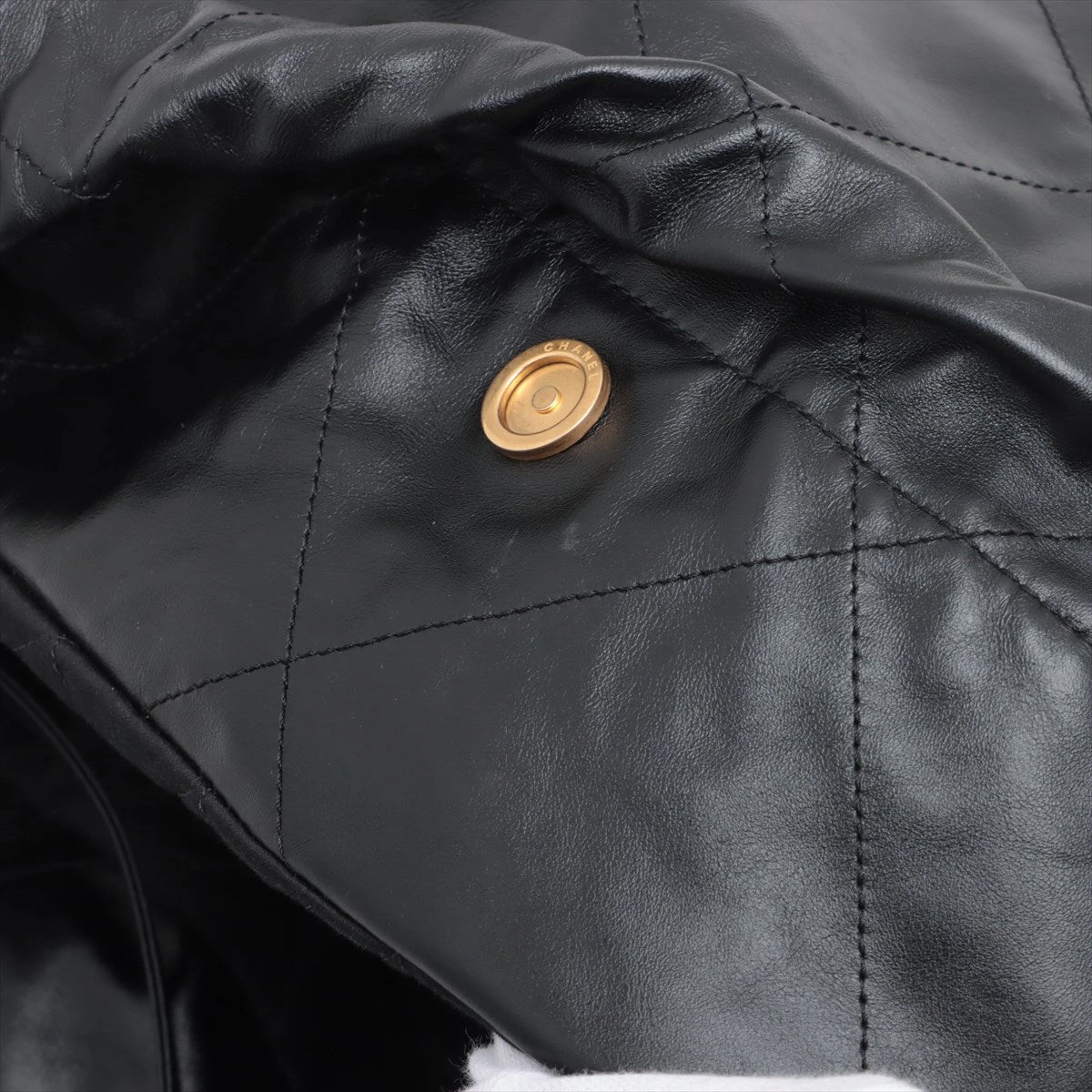 シャネル シャネル22 ラージ レザー チェーンショルダーバッグ