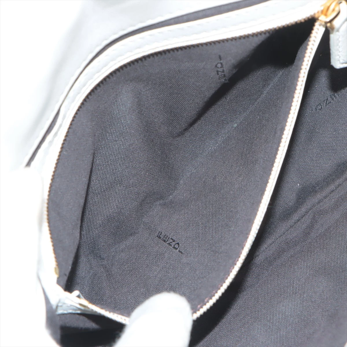 フェンディ　ズッカ　マンマバケット　キャンバス　ショルダーバッグ　ホワイト フェンディ ズッカ マンマバケット キャンバス×レザー 2WAY