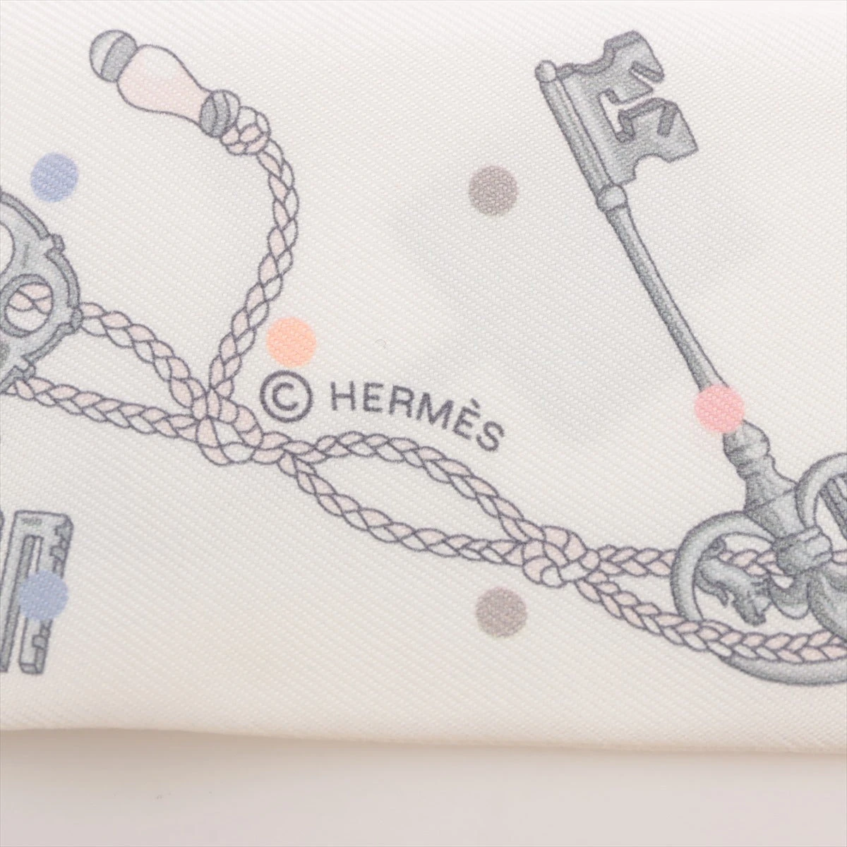 エルメスHERMES レクレアポア　ツイリー　ホワイト 2022年春夏 HERMES エルメス スカーフ ツイリー レクレアポア 白