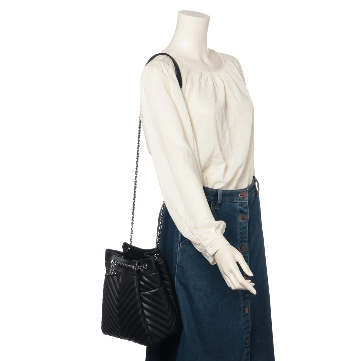 シャネル Vステッチ ラムスキン チェーンショルダーバッグ ブラック  