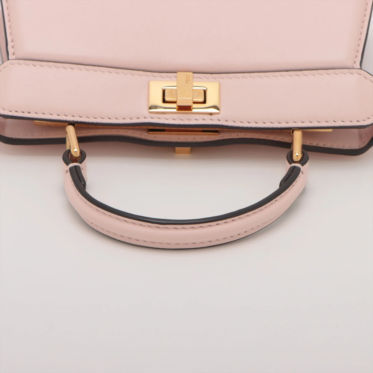 ピーカブー フェンディ FENDI セレリア ピンク レザー ハンドバッグ 