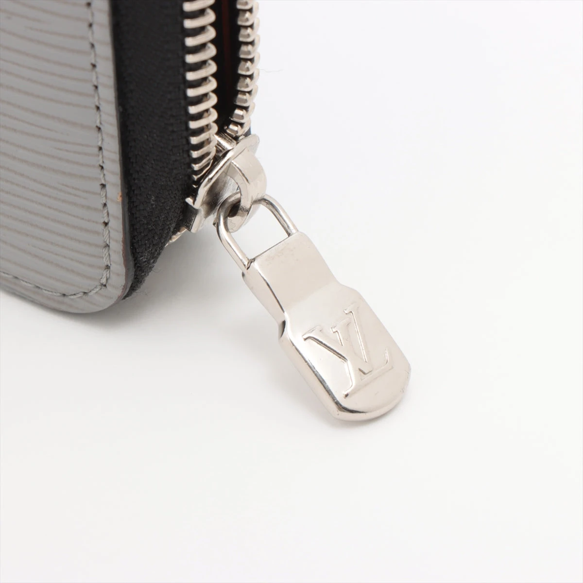 ヴィトン エピ×ダミエ グラフィット ジッピーオーガナイザーNM M62930