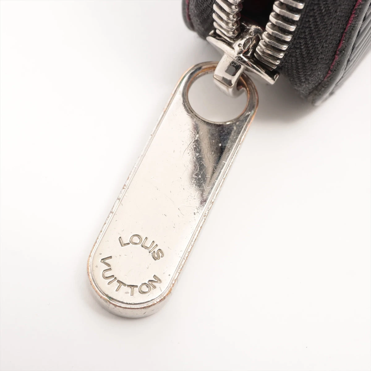 ピッピ ヴィトン エピ ジッピーウォレット M64838 ノワール×ホット