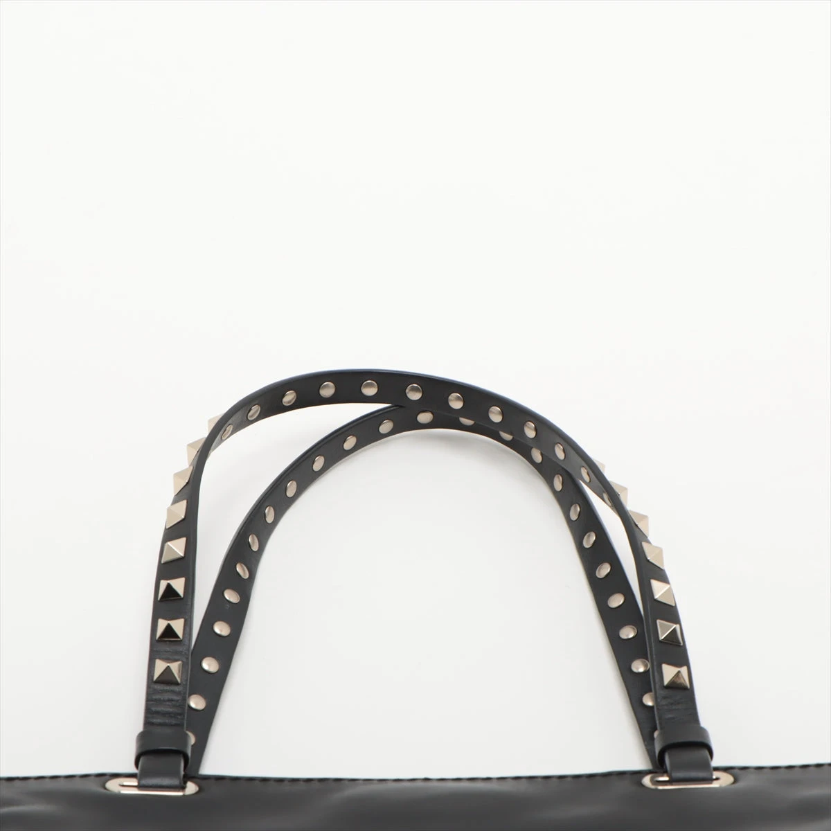 ヴァレンティノガラヴァーニ ロックスタッズ レザー×スタッズ