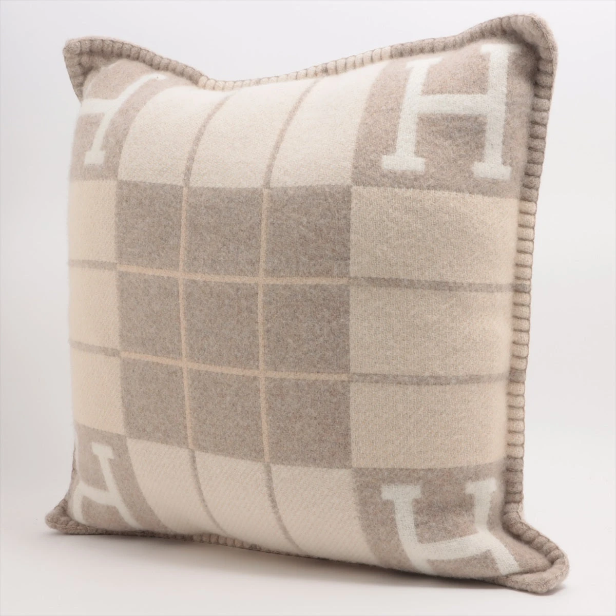 エルメス クッション　アヴァロン　グレー 楽天市場】HERMES エルメス クッション アヴァロン CUSHION