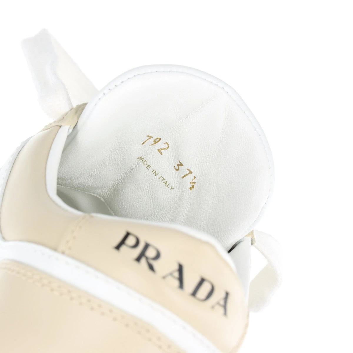 プラダ トライアングルロゴ レザー スニーカー 37.5 レディース