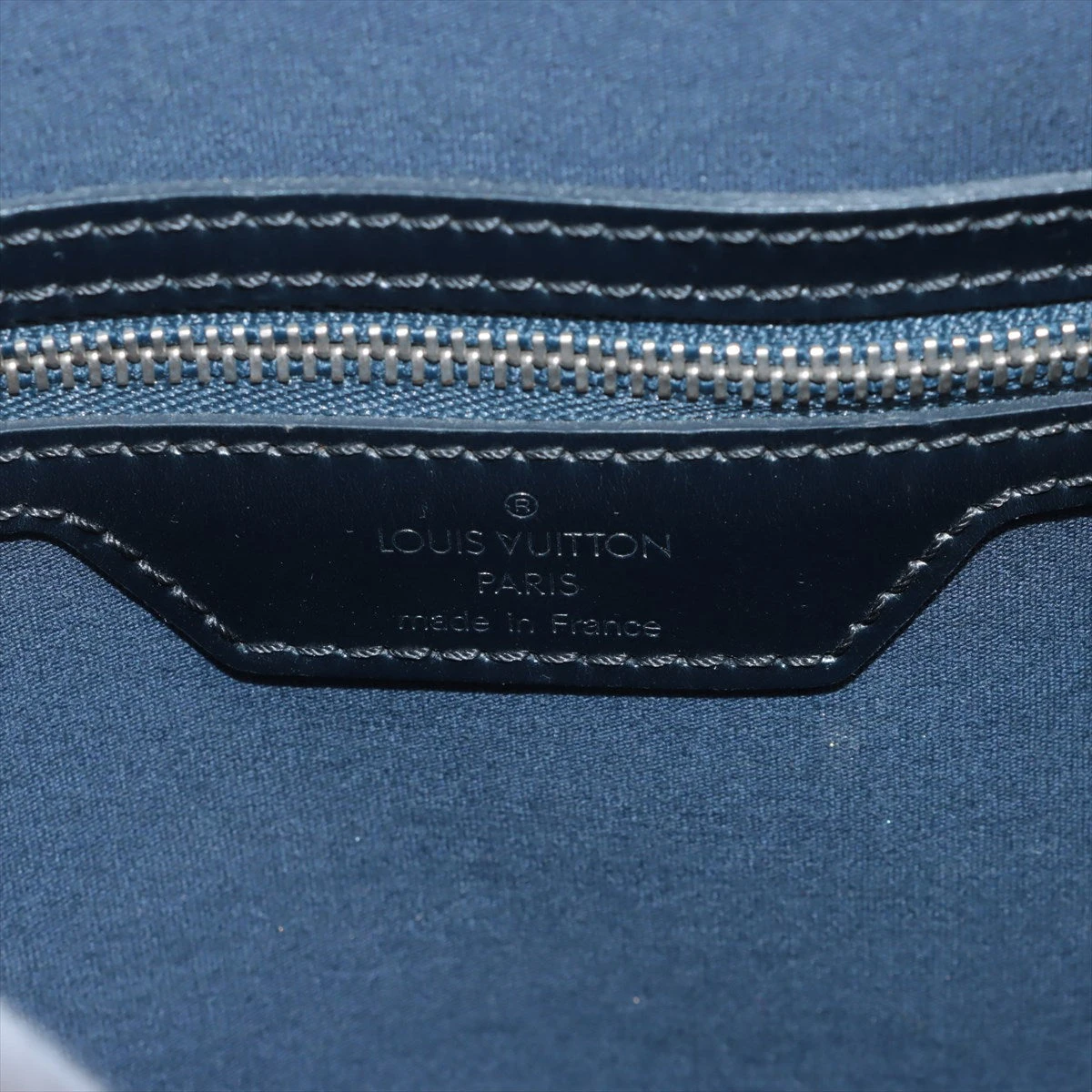 【美品】 Louis Vuitton モノグラムマット ウィルウッド ブルー ラグジュアリーブランド【LOUIS VUITTON/ルイ ヴィトン】より