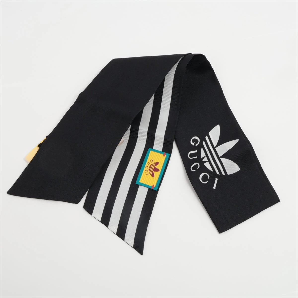 美品【グッチ】×adidas シルク タイスカーフ グッチ×アディダス 703568 ロゴ スカーフ シルク ブラック