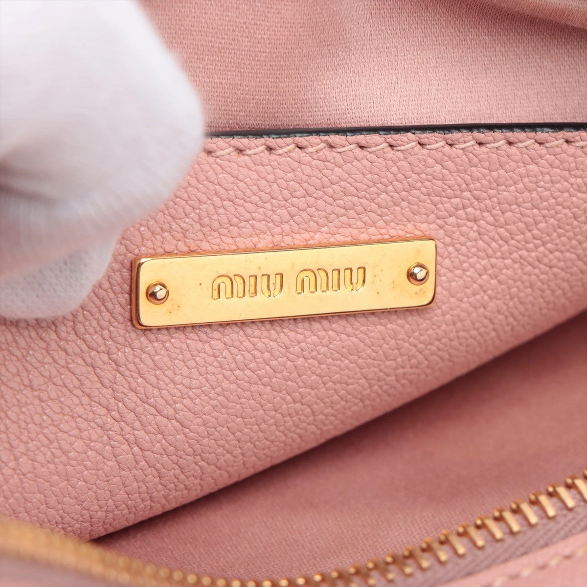 miu miu ミュウミュウ マドラス ショルダーバッグ