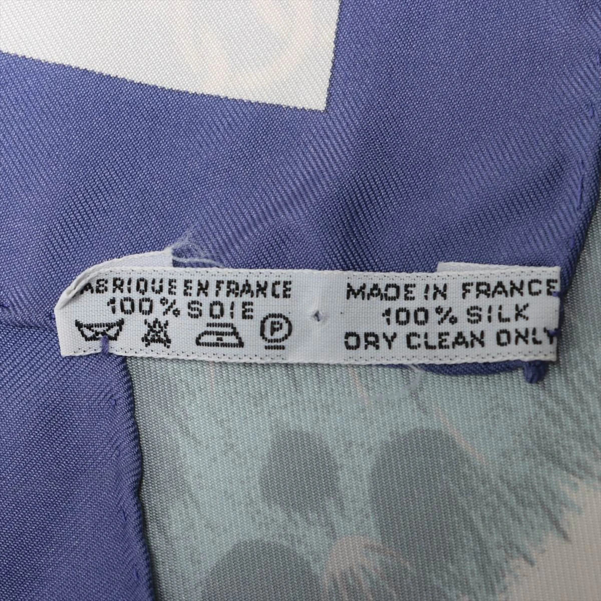 エルメス カレ90 CASQUES et PLUMETS 面貌のない兜 スカーフ