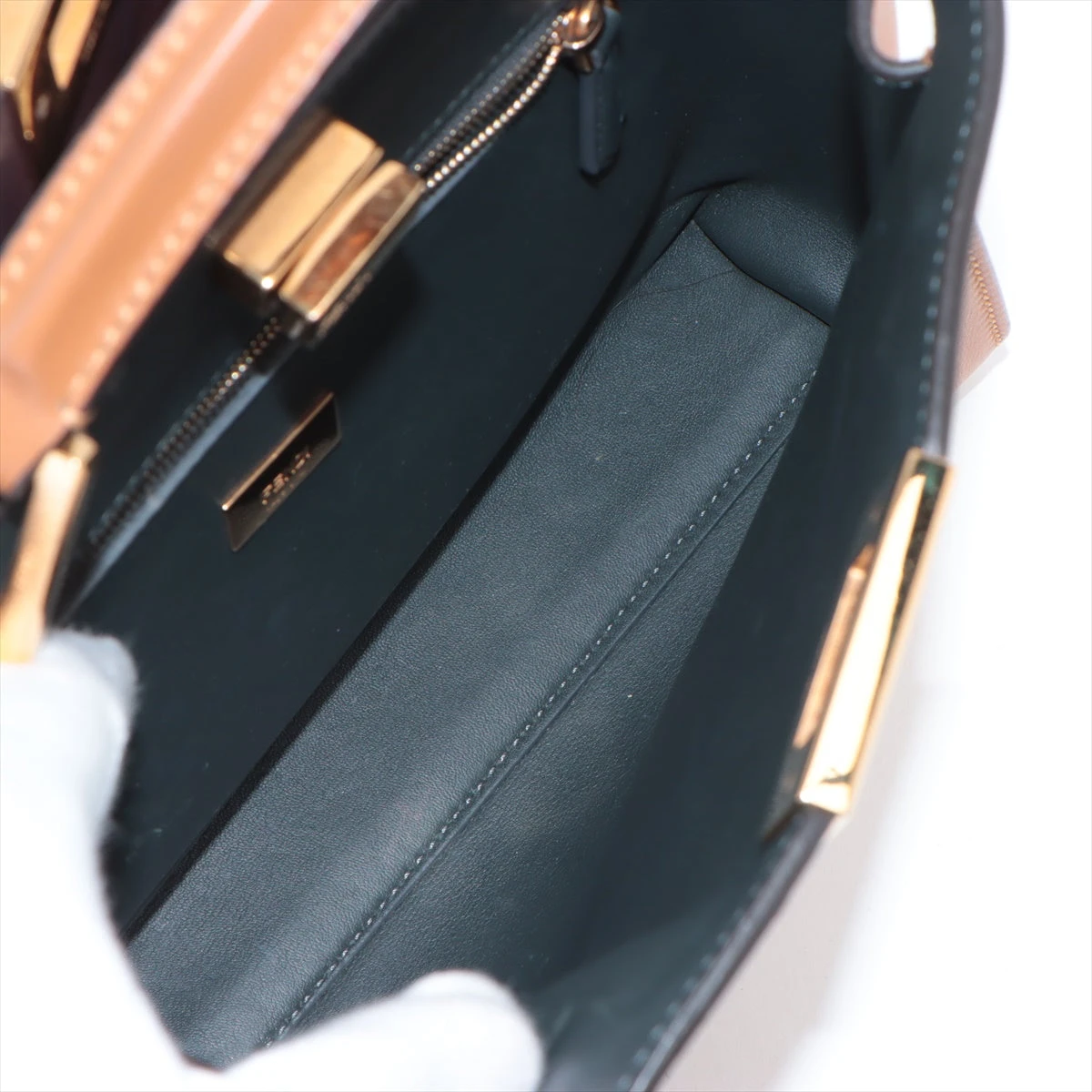 フェンディ ピーカブーエッセンシャリー レザー 2WAY