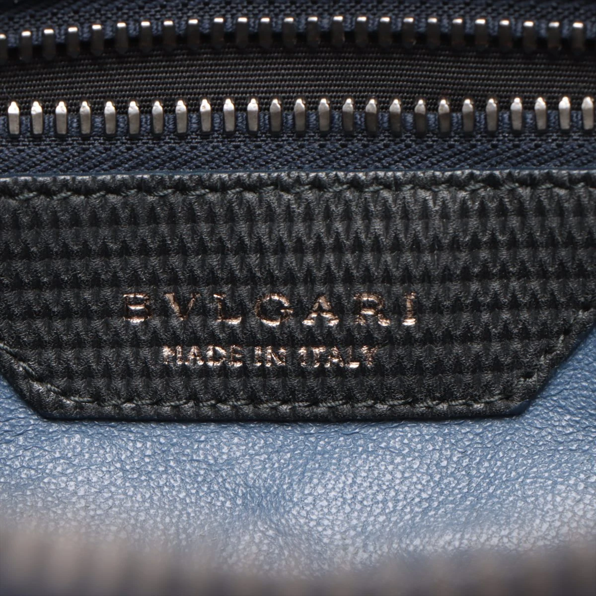 BULGARI ネイビー レザー バッグ(チャックにほつれ有り)