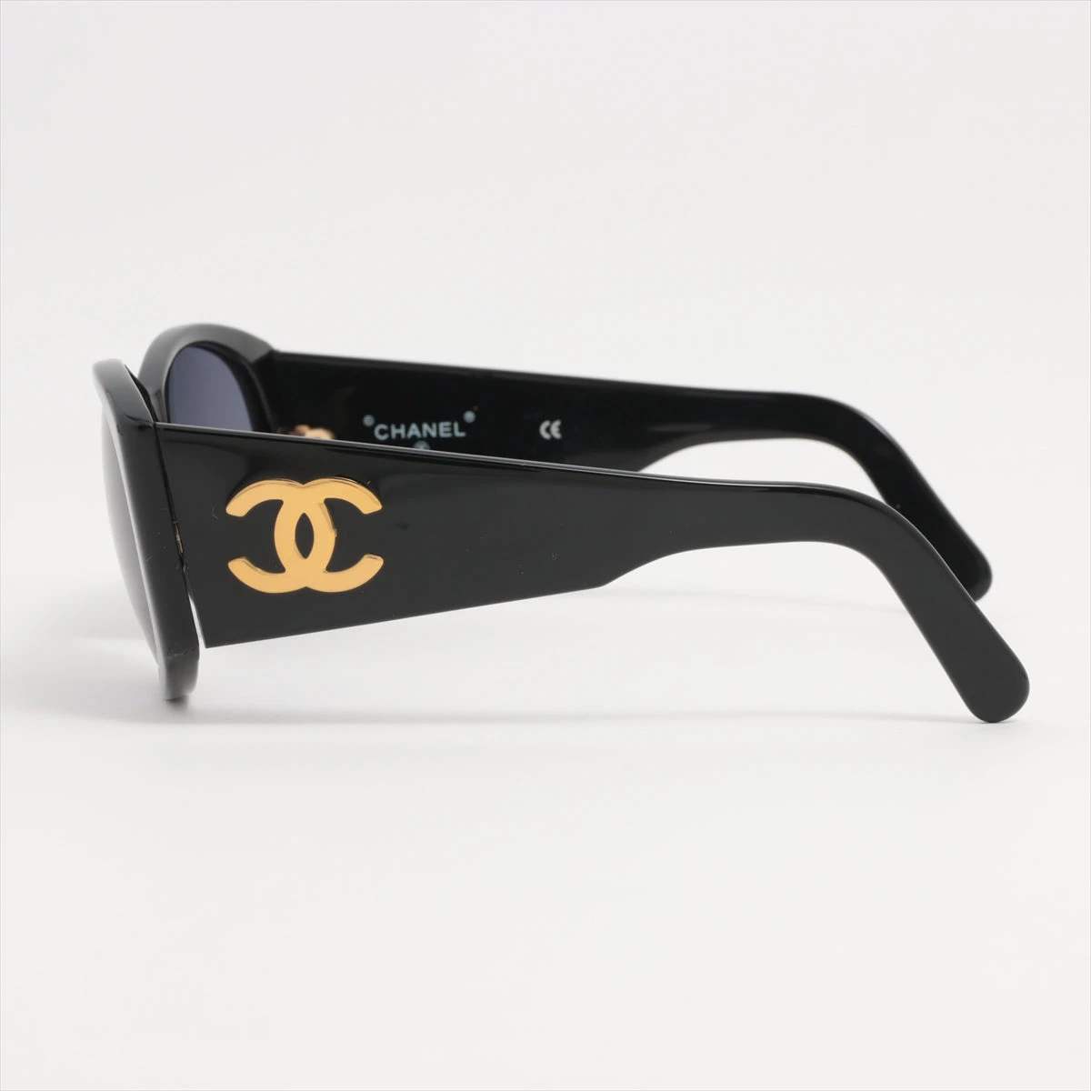 CHANEL 05246 94305ココマーク　サングラス　ケース付き CHANEL 05246 94305ココマーク サングラス ケース付き