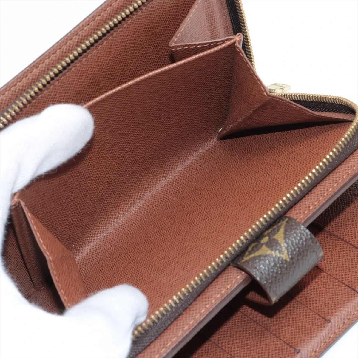 ルイヴィトン 二つ折り財布 M61207 ルイヴィトン/2つ折り財布/ポルト パピエ・ジップ/型番：M61207