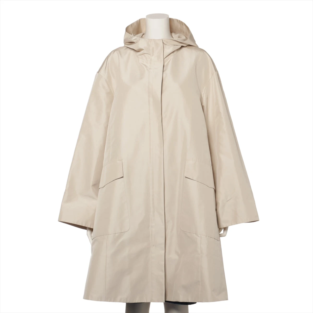 19万✨未使用 フォクシー ロングコート シルク100% 19年 ベージュ 40 19万✨未使用 フォクシー ロングコート シルク100% 19年