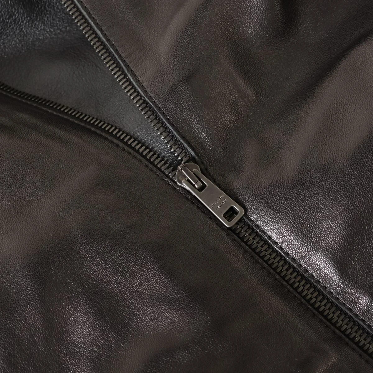 PRADA　ラムレザージャケット　ブラック　イタリア製　プラダ プラダ Re Nylon リ ナイロン 22年 ラムスキン×ナイロン レザー