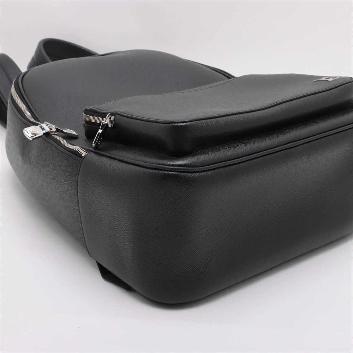 【新品同様/RFID】 ルイヴィトン タイガ アレックス ショルダーバッグ LOUIS VUITTON】ルイヴィトン『タイガ アレックス