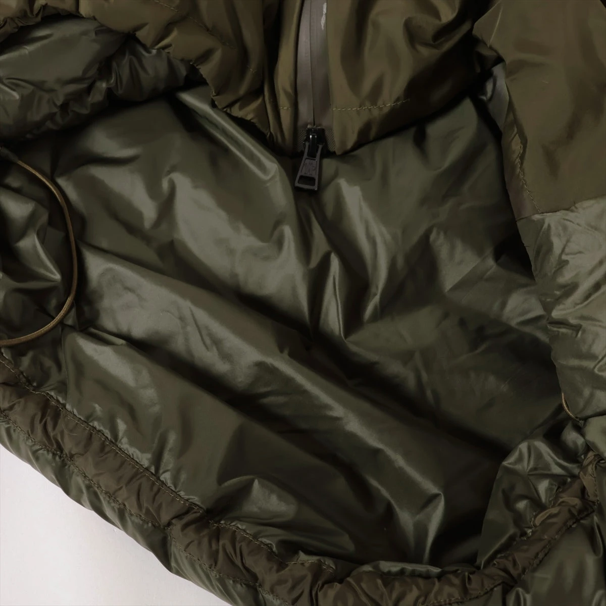 専用 MONCLER ダウンジャケット LAURAIN 3 MONCLER (モンクレール) ノーカラー ショート ダウンジャケット