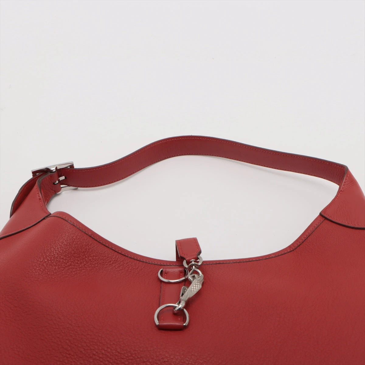 エルメス HERMES トリム38 □H刻 ルージュ/SV金具 トリヨン ショルダーバッグ レディース 中古 エルメス トリム38 トリヨンクレマンス ルージュヴィフ シルバー金具