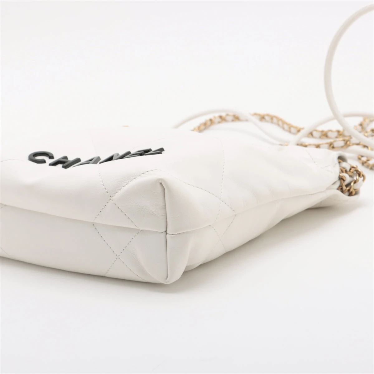 シャネル シャネル22 ミニ シャイニーカーフスキン チェーンショルダー  