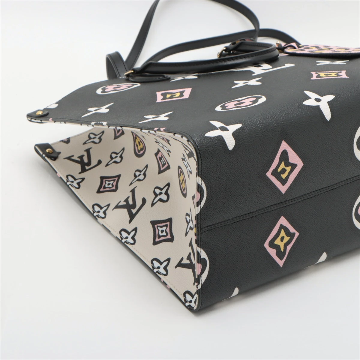 国内発送 ヴィトン オンザゴー トート ワイルド アット ハート ルイ・ヴィトン(LOUIS VUITTON)ルイ・ヴィトン オンザゴーMM
