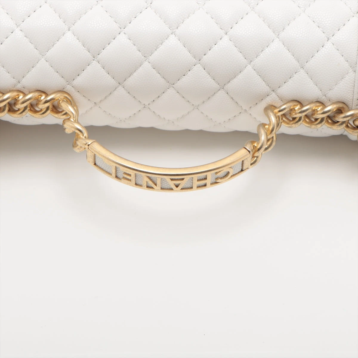 シャネル CHANEL チェーンショルダー ホワイト×ゴールド金具 キャビアスキン レディース ショルダーバッグ CHANEL（シャネル） ショルダーバッグ キャビアスキン マトラッセ WOC