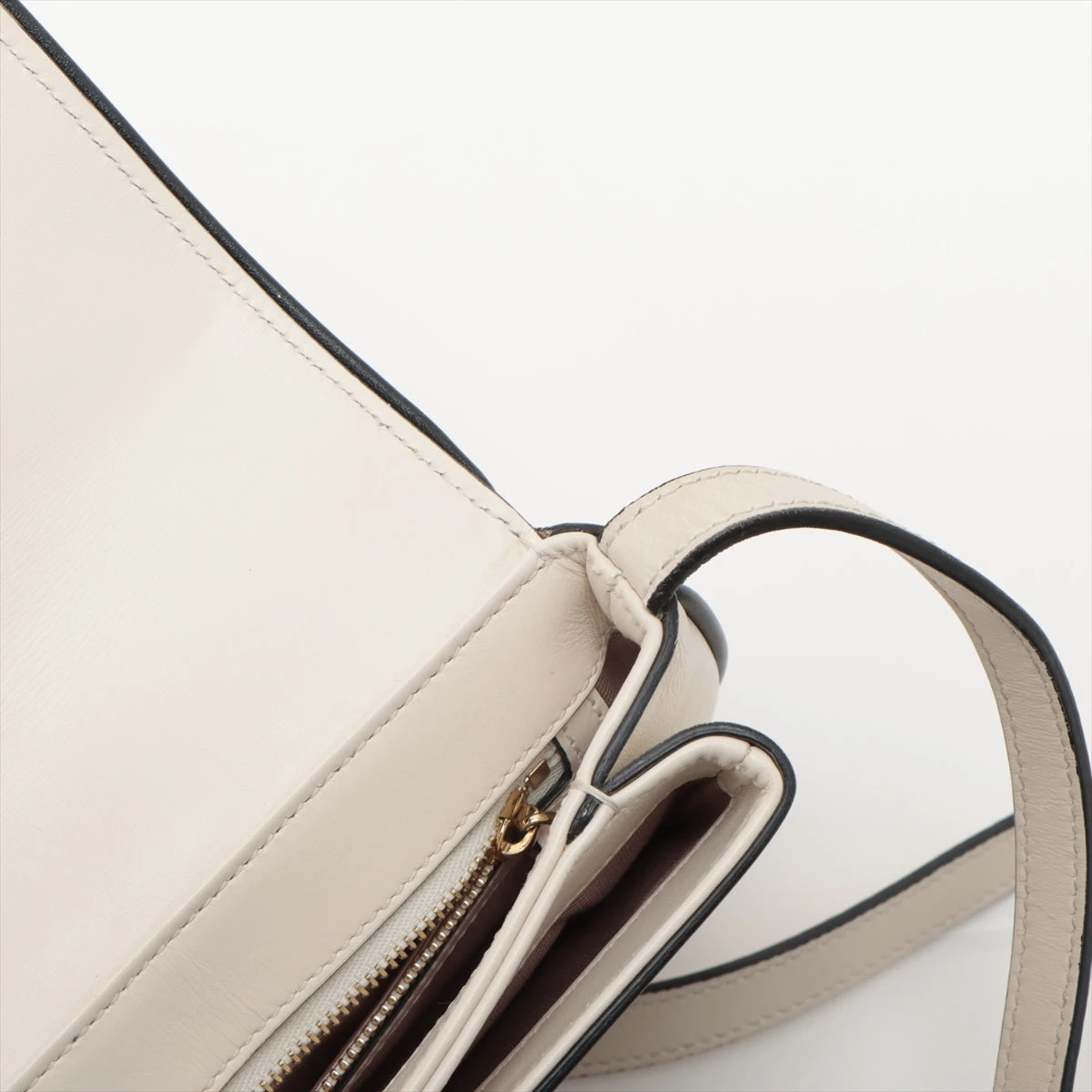 【極美品】 グッチ GGマーモント アリー ショルダーバッグ 550129 GUCCI グッチ GGマーモント アリー スモール 斜め掛け