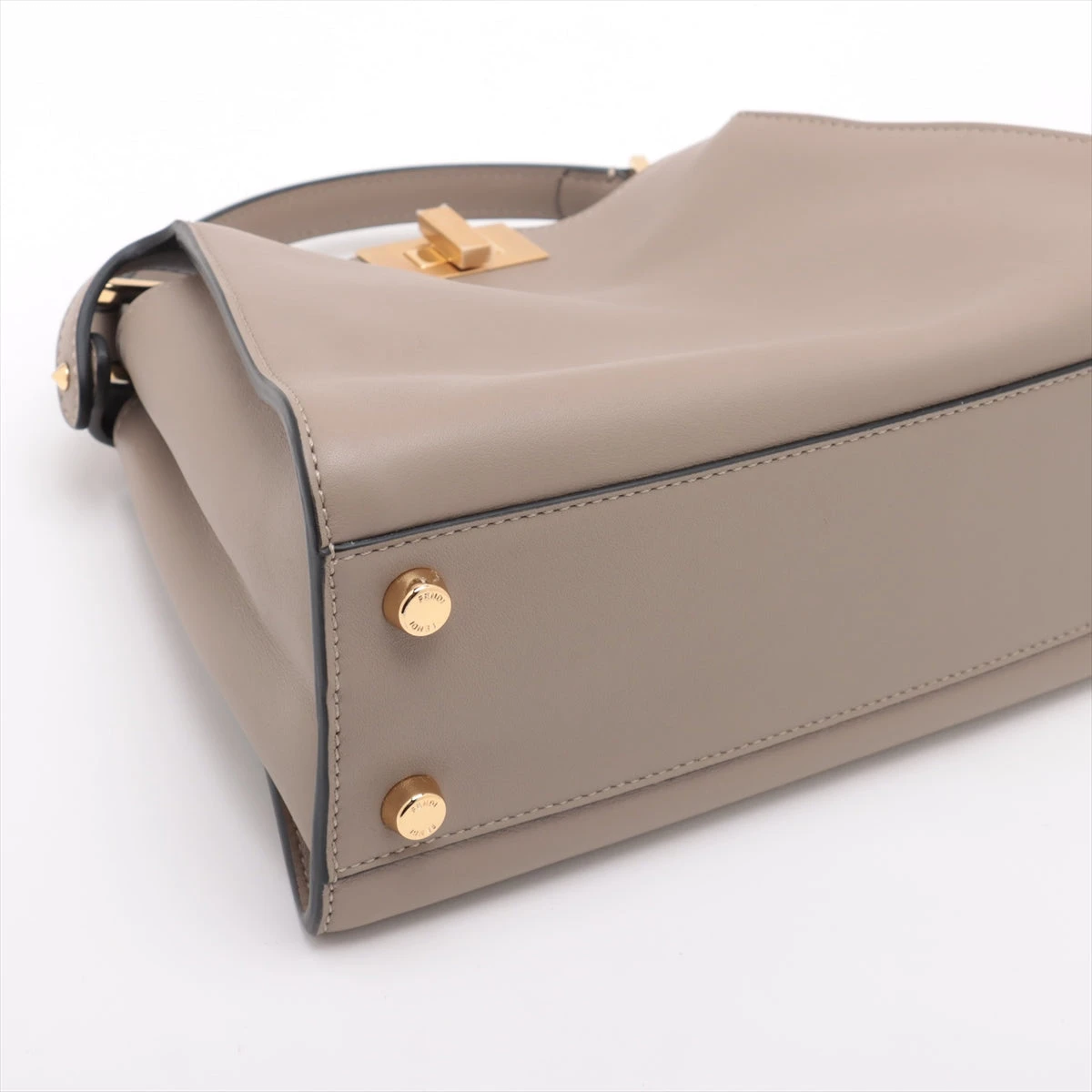 フェンディ　ピーカブー　エッセンシャリー　ライトグレー　2way　2020年 FENDI - フェンディ ピーカブー エッセンシャリー ライトグレー