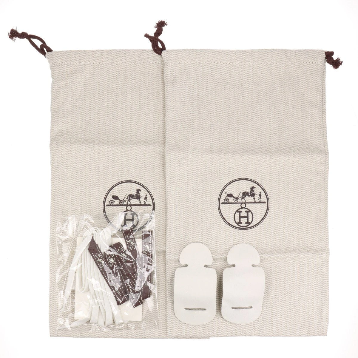お値引き！お買い得品！HERMESホワイトレザースニーカー保存袋・箱・替紐付き お値引き！お買い得品！HERMESホワイトレザースニーカー保存袋