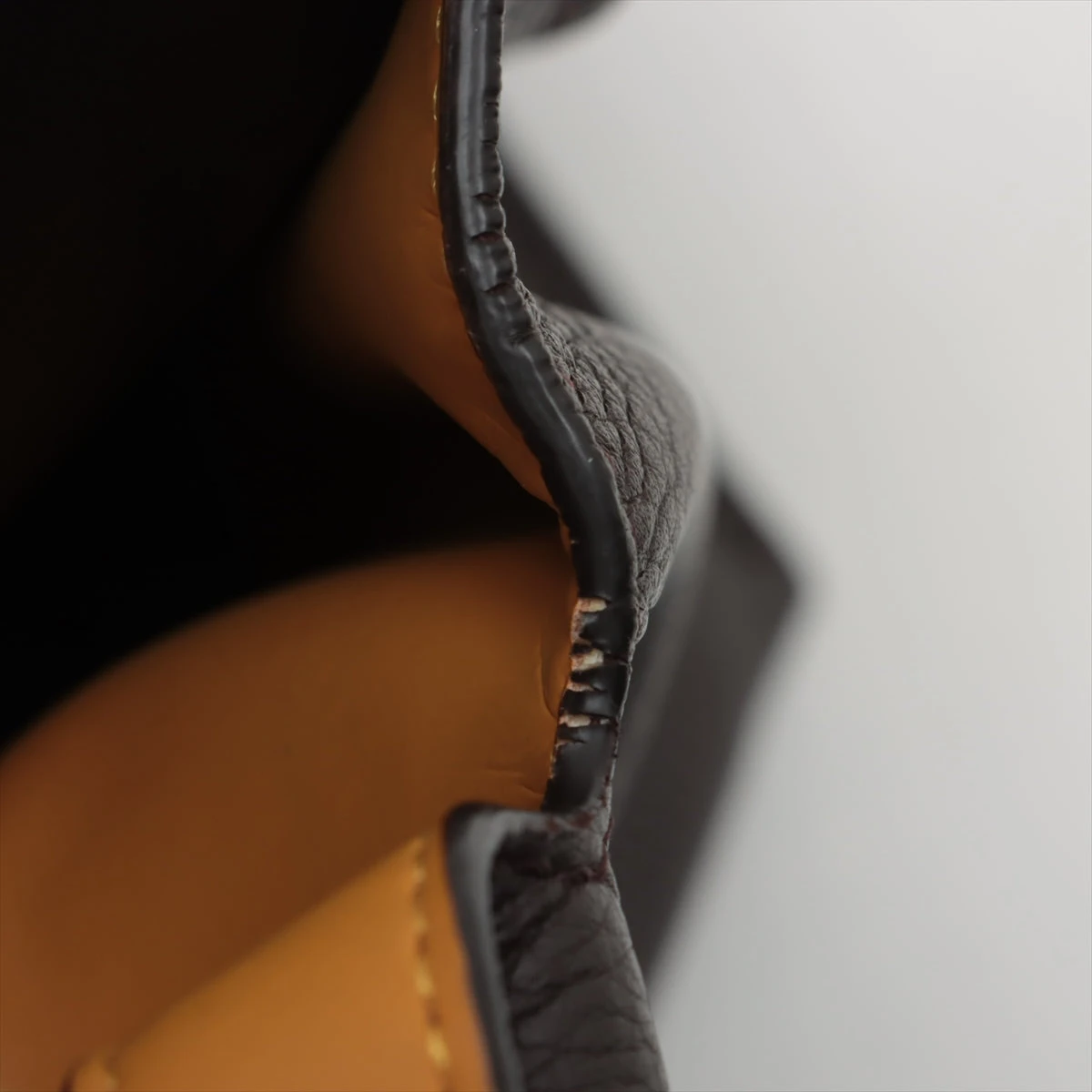 フェンディ セレリア ピーカブー 2WAY ハンドバッグ ブラウン KK002 楽天市場】フェンディ FENDI セレリア ピーカブー ミニ 8BN244