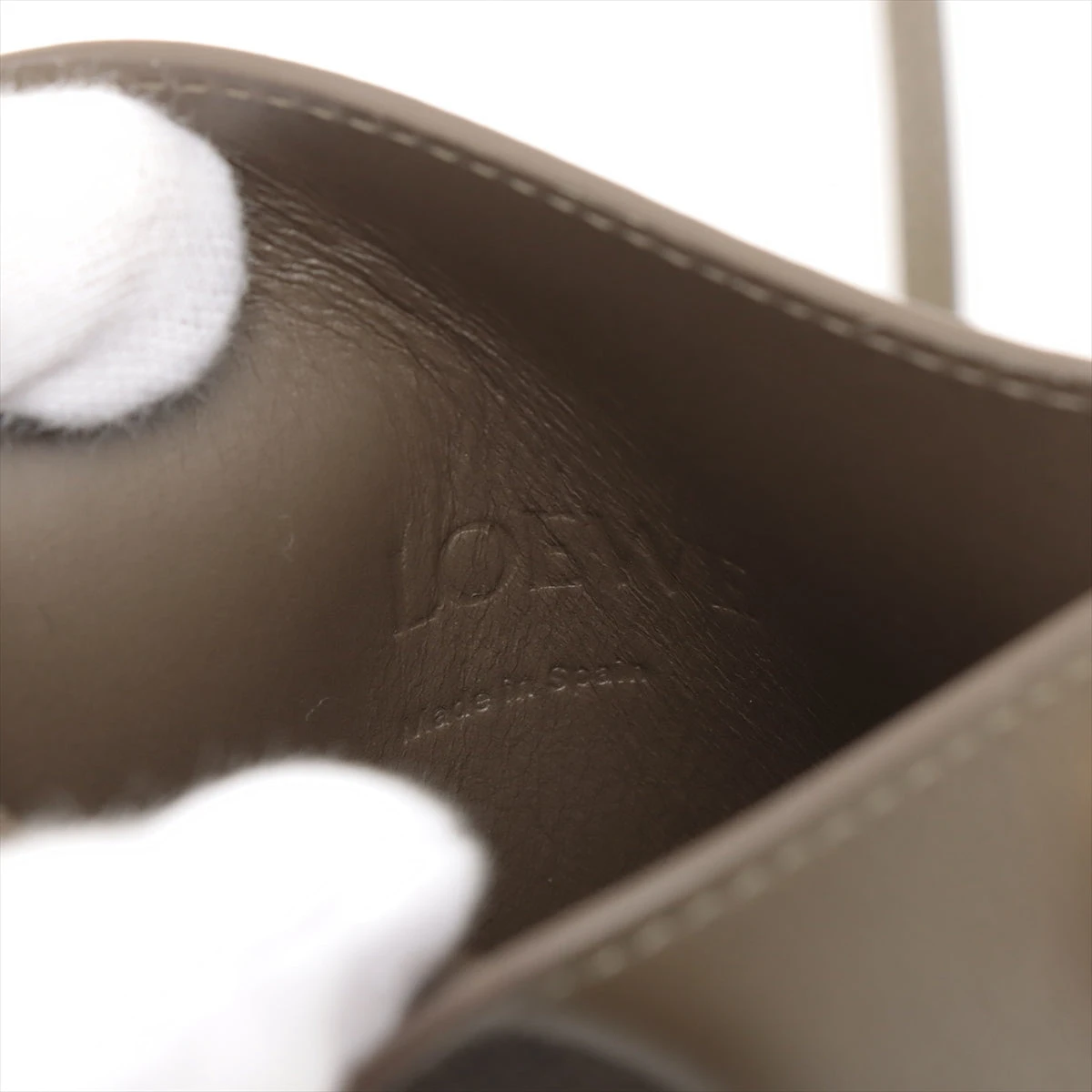 LOEWE ダイスポケット ショルダーバッグ　ダークカーキ ロエベ ダイスポケット レザー ショルダーバッグ カーキ