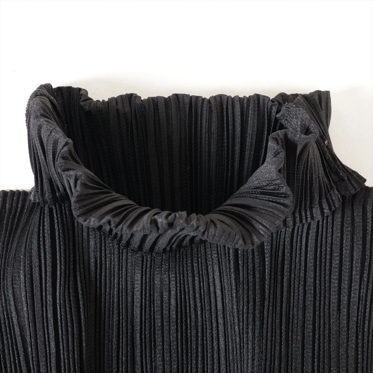 PLEATS PLEASE ISSEY MIYAKE◆長袖カットソー/3/ポリエステル/ネイビー/PP04-JK604 ISSEY MIYAKE イッセイミヤケ プリーツ 長袖カットソー（PLEATS