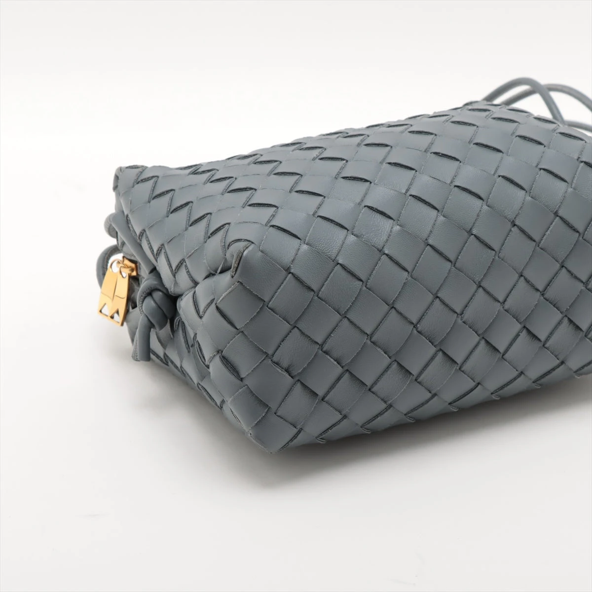 7/25最終出品 ボッテガヴェネタ イントレチャート レザー ショルダーバッグ ボッテガヴェネタ イントレチャート レザー ショルダーバッグ グレー