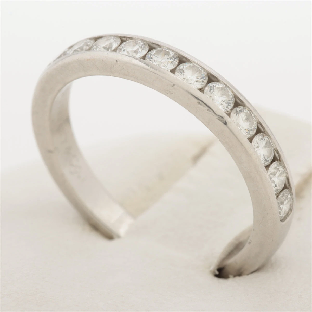 ティファニー ハーフサークル チャネルセッティング ダイヤ リング  