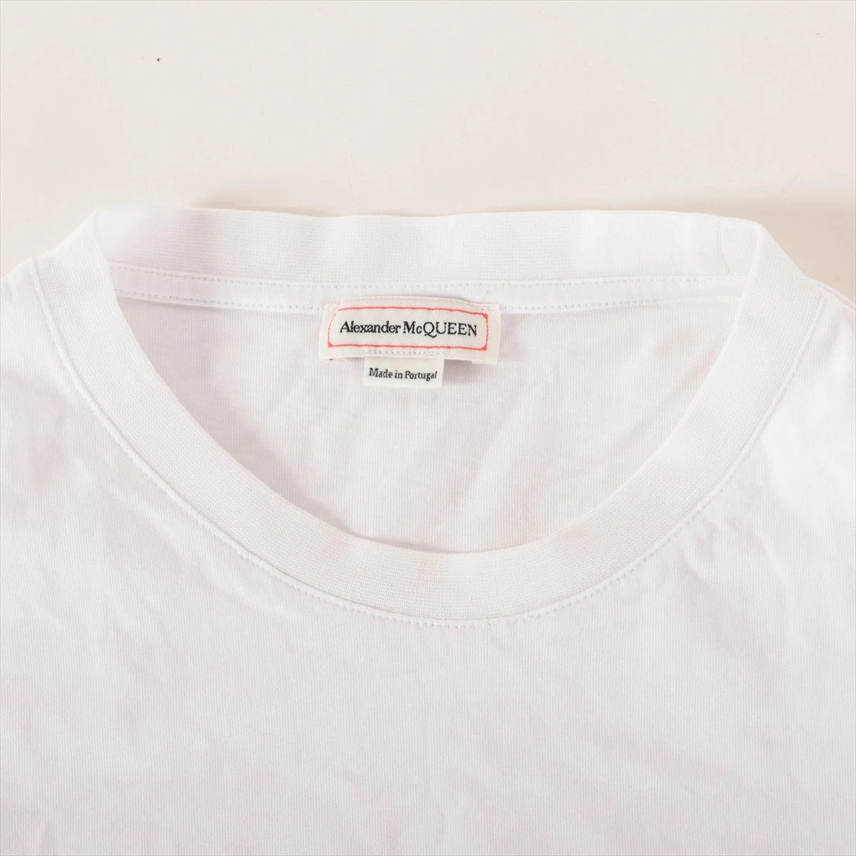 アレキサンダーマックイーン ドレープ付きTシャツ ホワイト 61eyYVELrNL._UY1000_.jpg