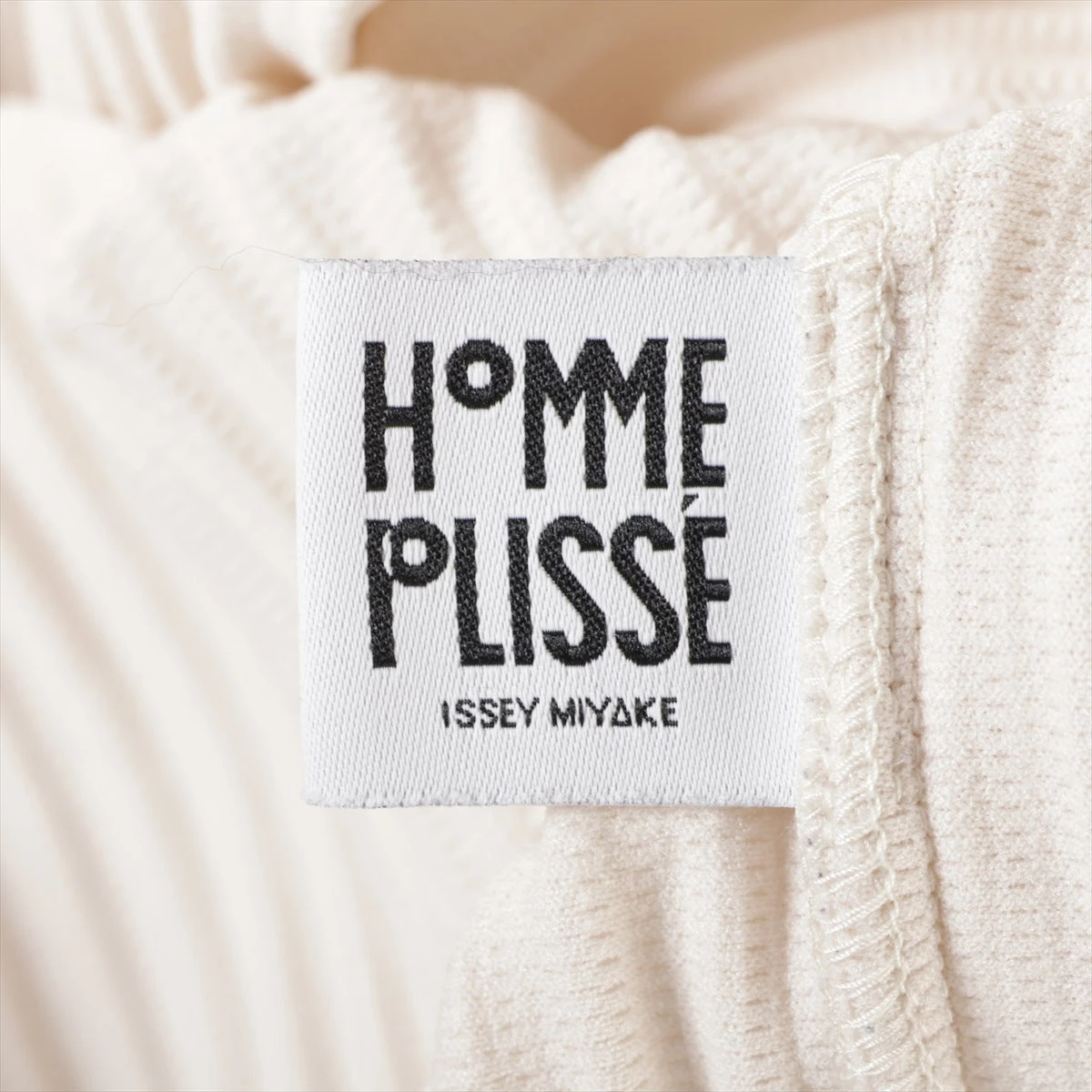 ISSEY MIYAKE イッセイミヤケ ワンピース 2 ホワイト レディース イッセイミヤケ ポリエステル 2 ホワイト レディース ワンピース