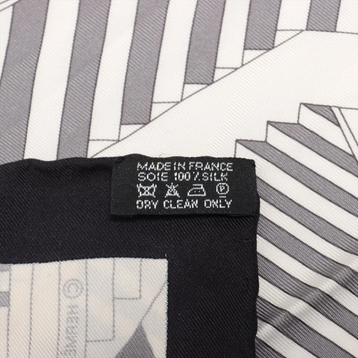 エルメス カレ90 PROMENADE AU FAUBOURG フォーブルのプロムナード